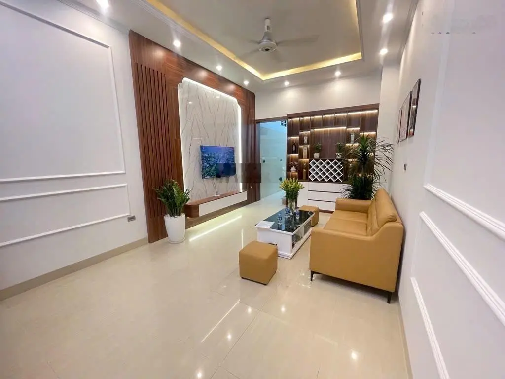 Bán nhà khu ngã tư sở dt 60m x 5 tầng. Giá 8.2 tỷ