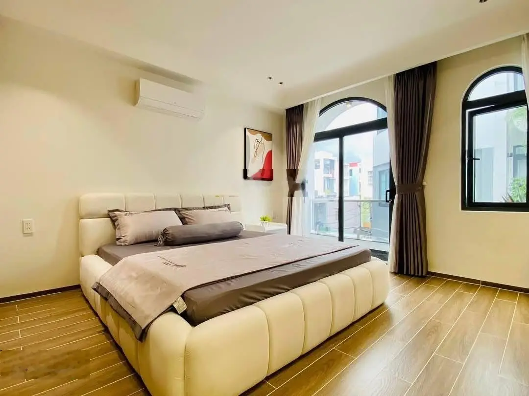 Bán nhà ở đường Sư Vạn Hạnh, phường 10, quận 10. Giá 2tỷ950 triệu diện tích 64m2 sổ hồng