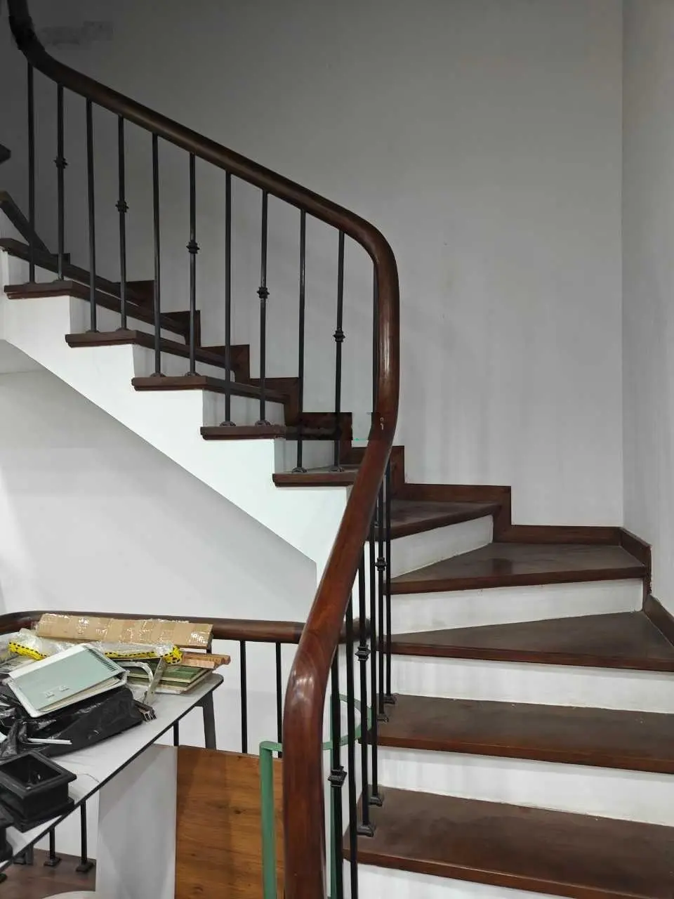 Gia đình cần bán căn liền kề KĐT mới Trung Yên, dt 100m2, MT 5.5m, 5 tầng đường rộng. Giá 33.x tỷ