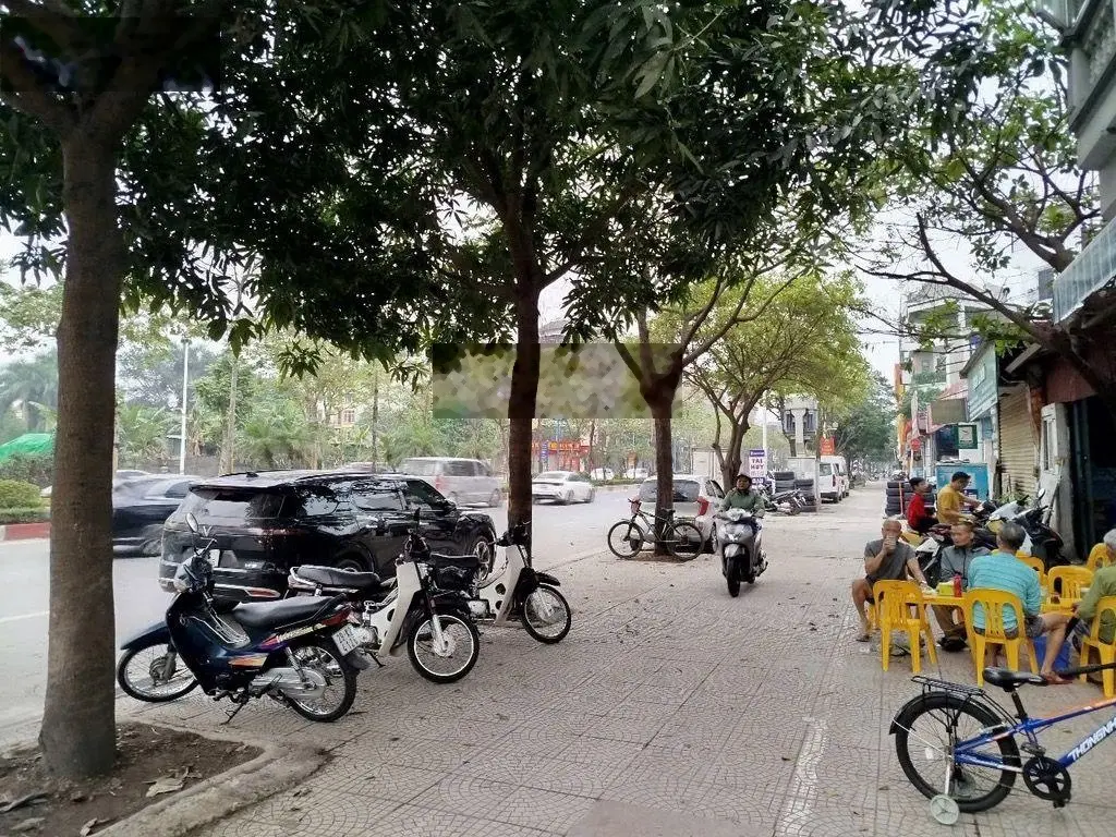 Bán nhà phố Thạch Bàn Long Biên 120m2 4 tầng giá chào 14tỷ 8. Mặt tiền 6.5m sát mặt phố - ô tô đỗ
