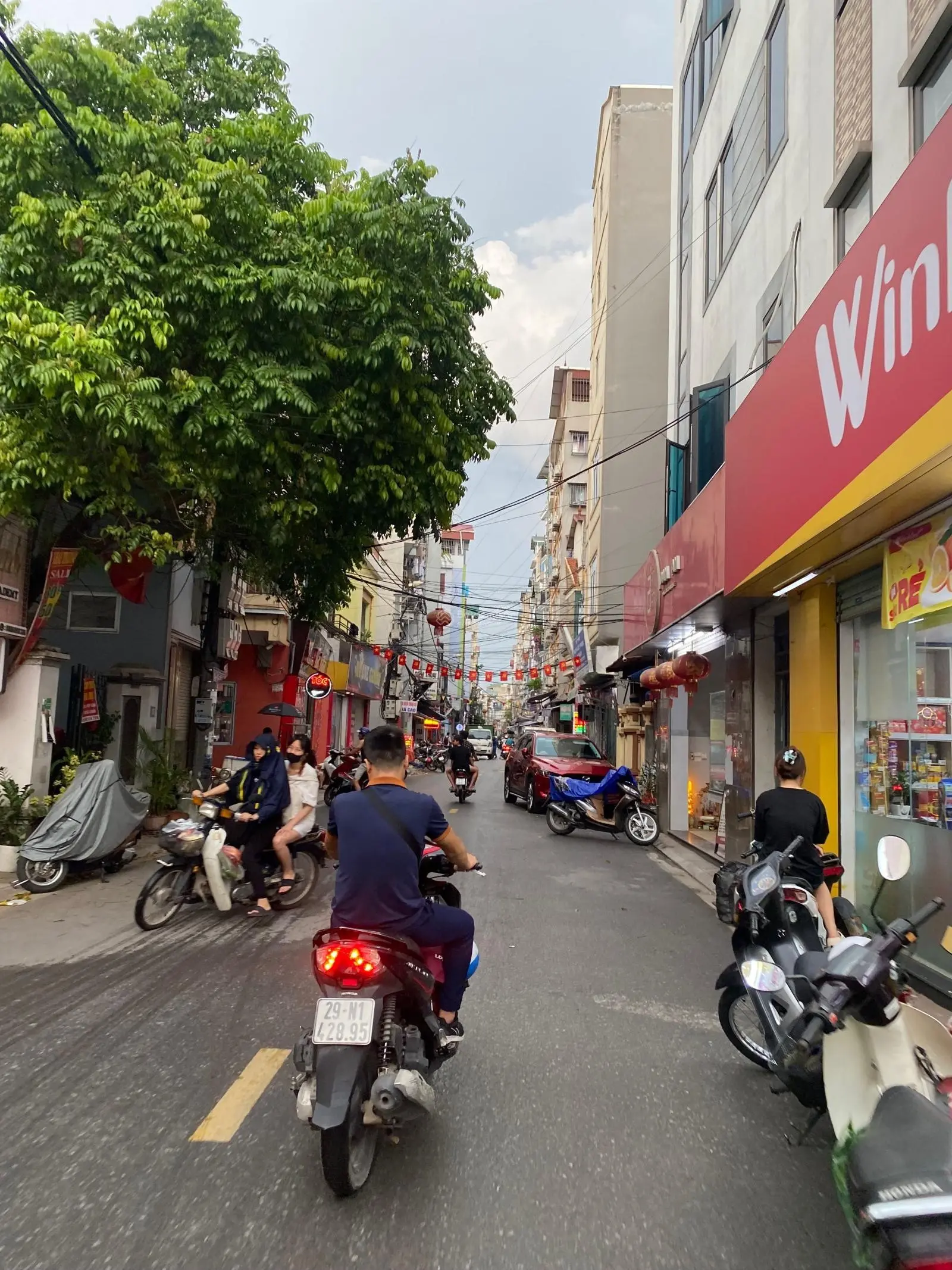 Duy nhất 1 lô mặt phố Cửu Việt 2, 90m2, mặt tiền đẹp, vị trí trung tâm, đường 8m