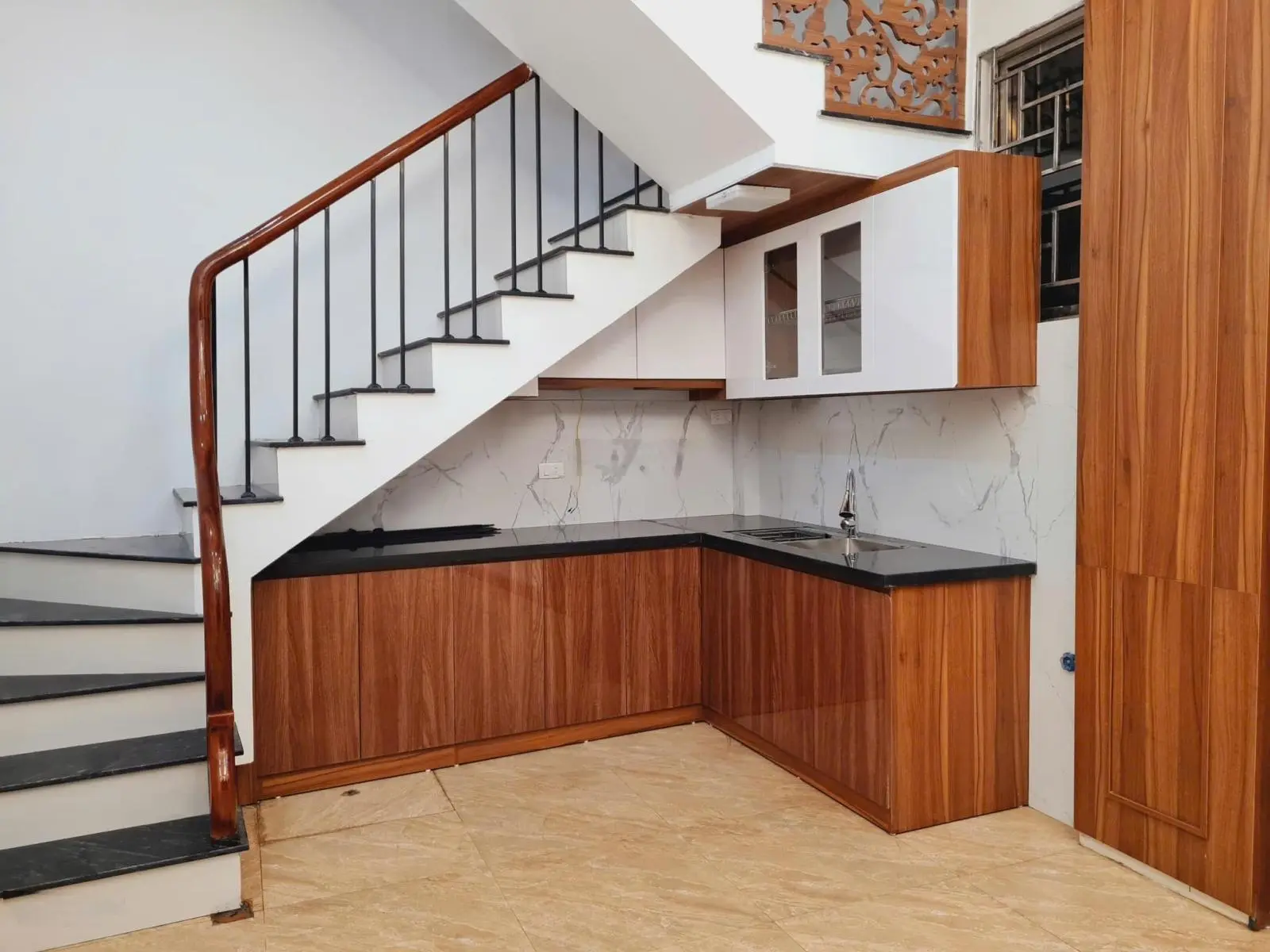 Cực hiếm! Cù Chính Lan 28m2 5 tầng chỉ 7.3 tỷ ngõ thông ô tô kinh doanh