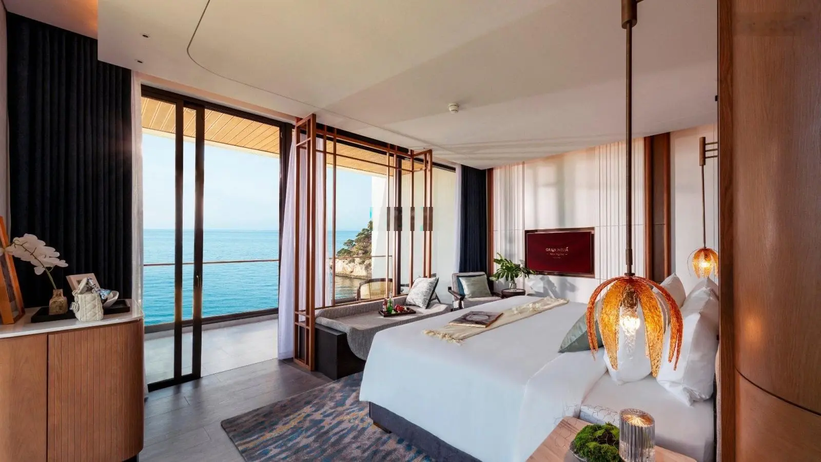 Mua Biệt Thự Gran Melia Nha Trang Tặng 1 Căn hộ 3 tỷ TT đến 8 năm, chia sẻ doanh thu 50% - hoặc ở.