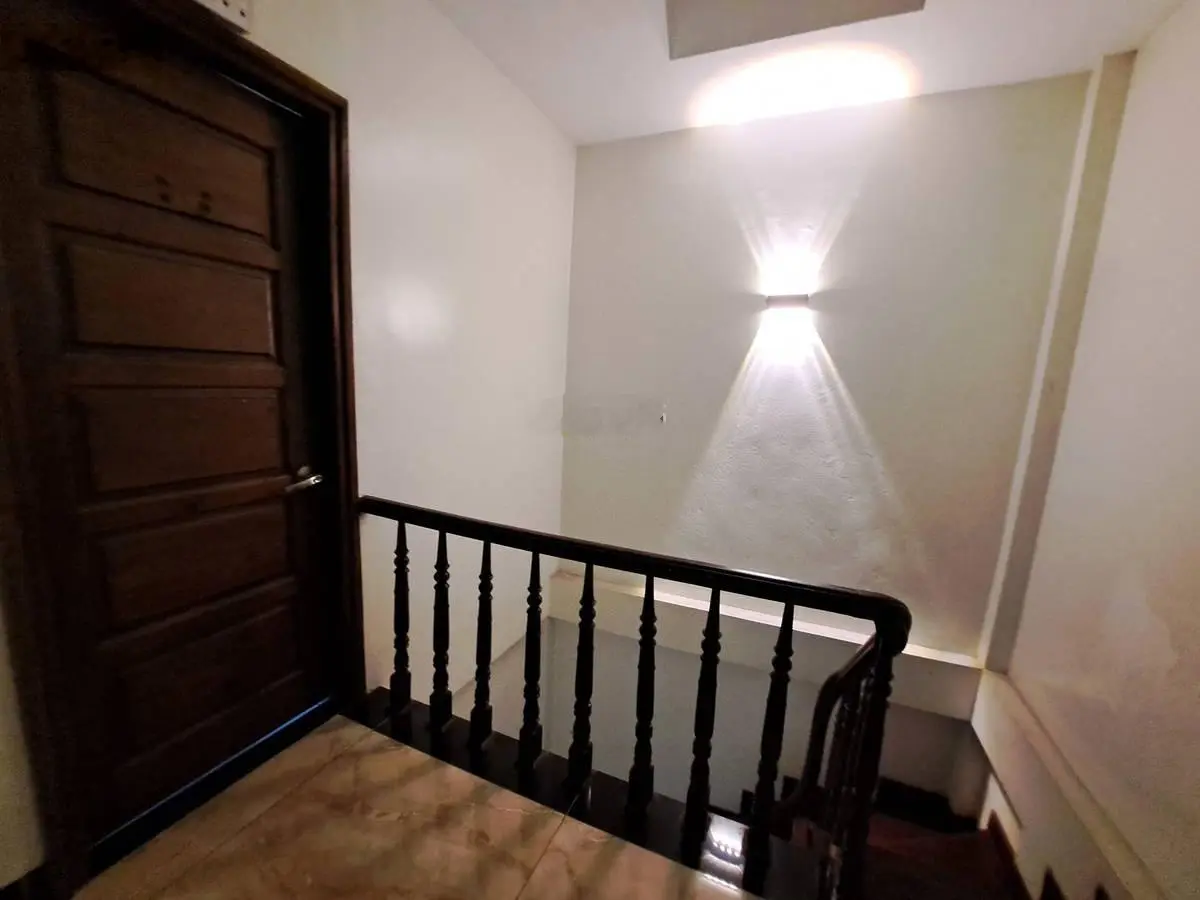 BÁN NHÀ NGÕ PHỐ BẠCH MAI HBT DT: 50m² 4 tầng MT 4.2m. 9.8 Tỷ Ô Tô đỗ Cổng