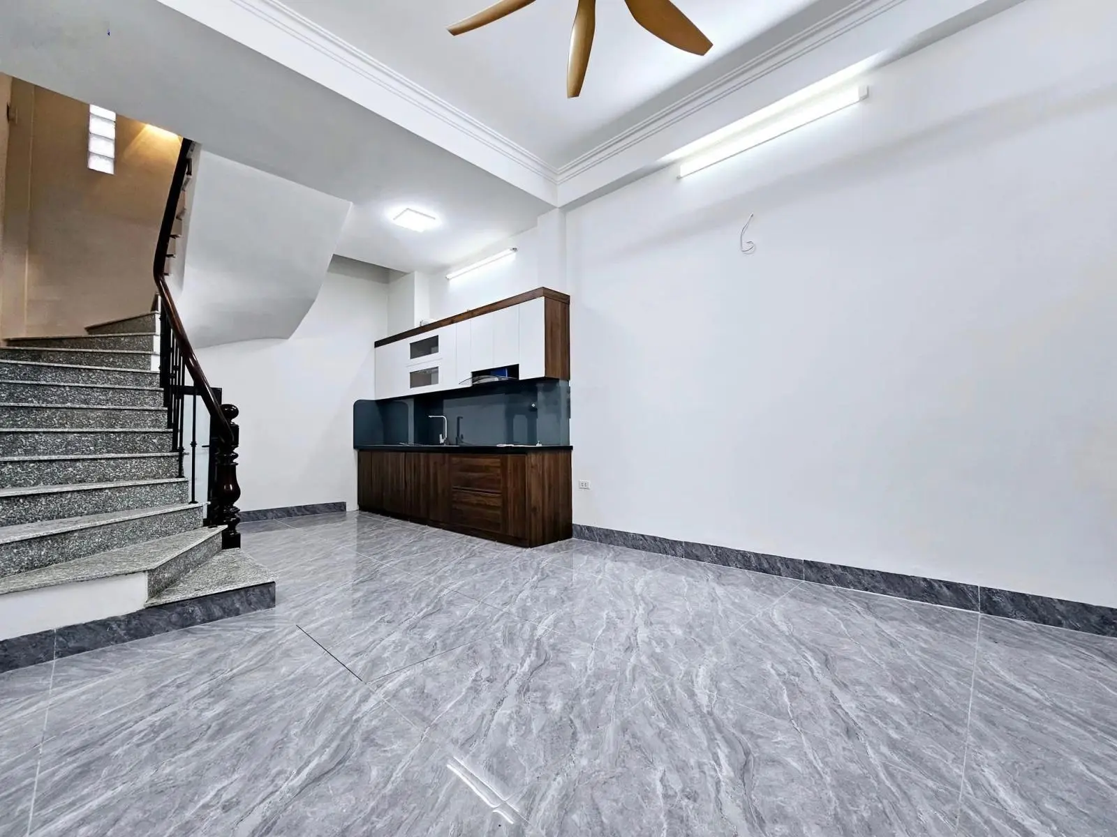 (Bán gấp) nhà 5 tầng Xuân Đỉnh sau Kosmo, Ngoại Giao Đoàn