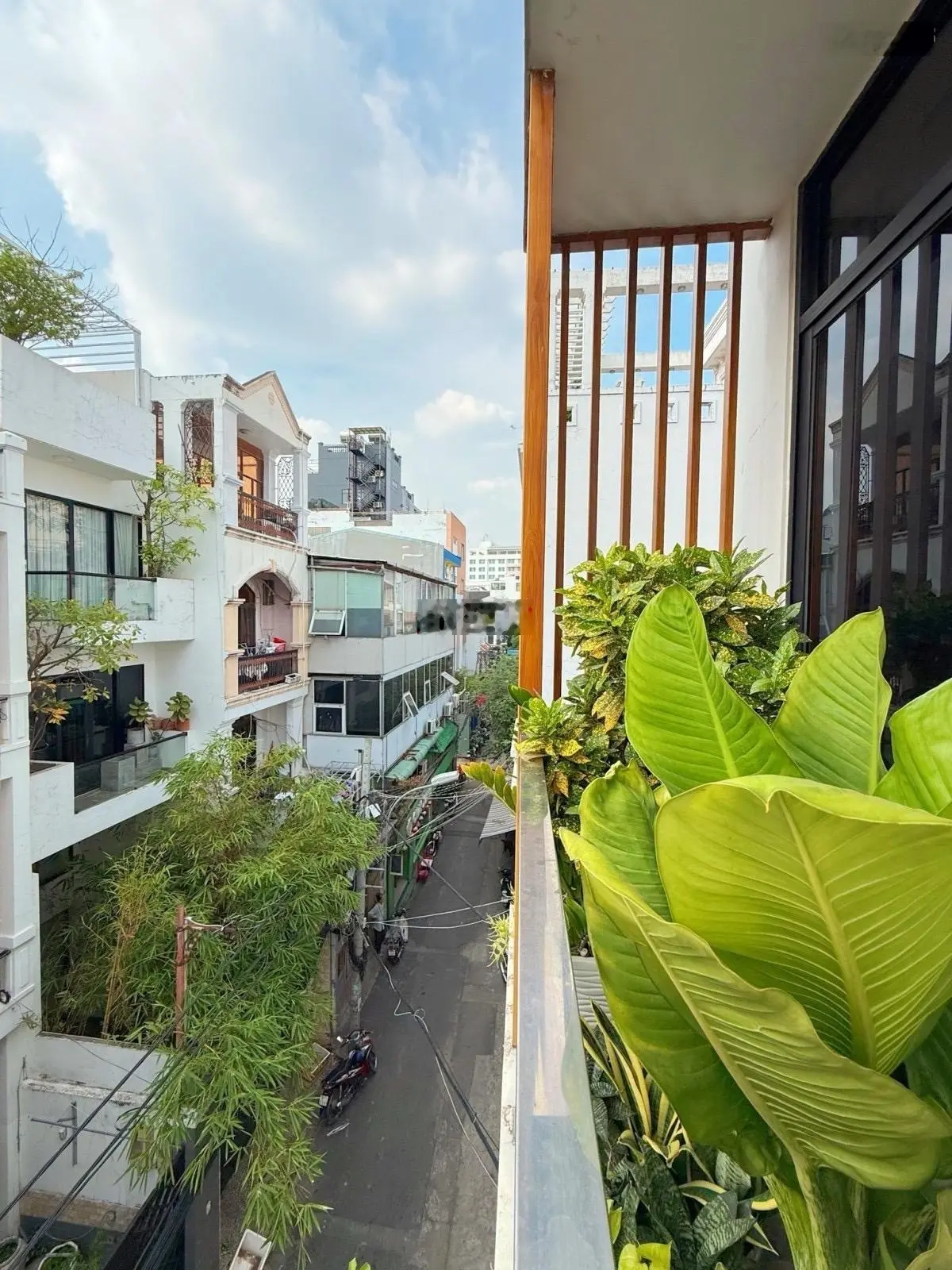 Hạ tiếp 600triệu, bán gấp nhà Nguyễn Trọng Tuyển, hẻm KD 6m, ôtô đỗ cửa, 45m2, 5 tầng, chỉ 11tỷ9 TL