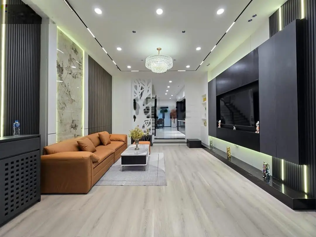 Mặt tiền đường 5m5 lề 3m hoà minh - hướng đông nam hiếm có