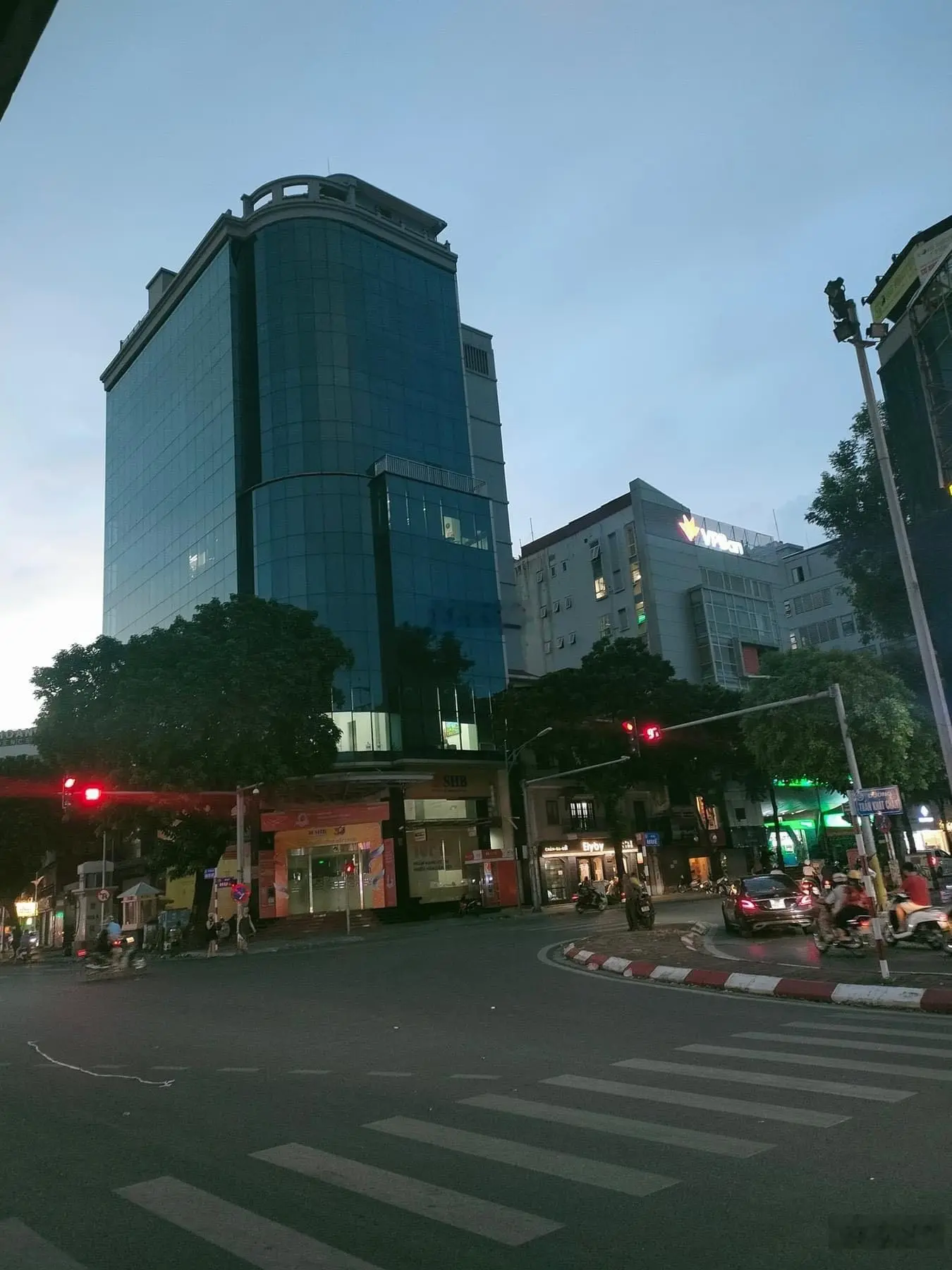 Đại Cổ Việt - Hai Bà Trưng nhà đẹp 5 tầng - mặt ngõ kinh đỉnh - xây toà VP thì siêu đẹp DT 160m2