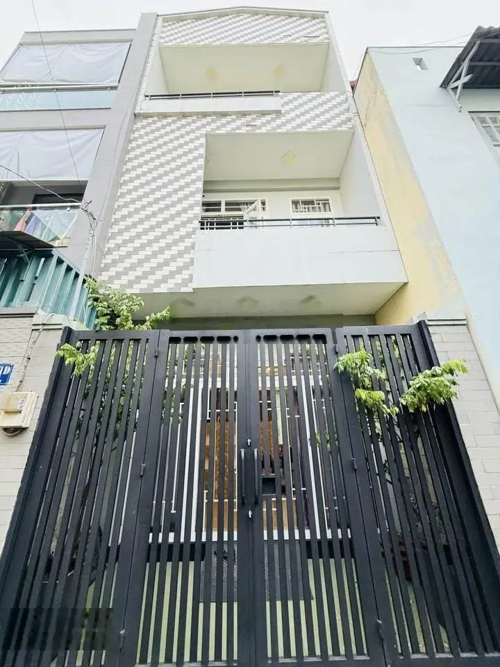 3,5 tỷ còn 3,3 tỷ. Nhà hẻm 6m gần chợ Trần Hữu Trang, Phú Nhuận. Xây 1 trệt 2 lầu, 4 phòng ngủ. SHR