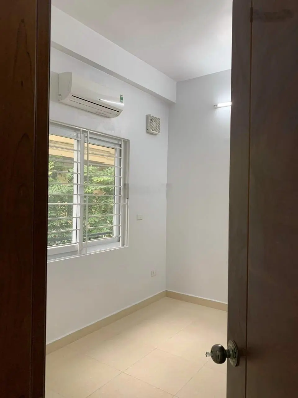 Bán nhà riêng 67m2 Hoàng Quốc Việt, 5 tầng, MT 5m, ngõ ô tô
