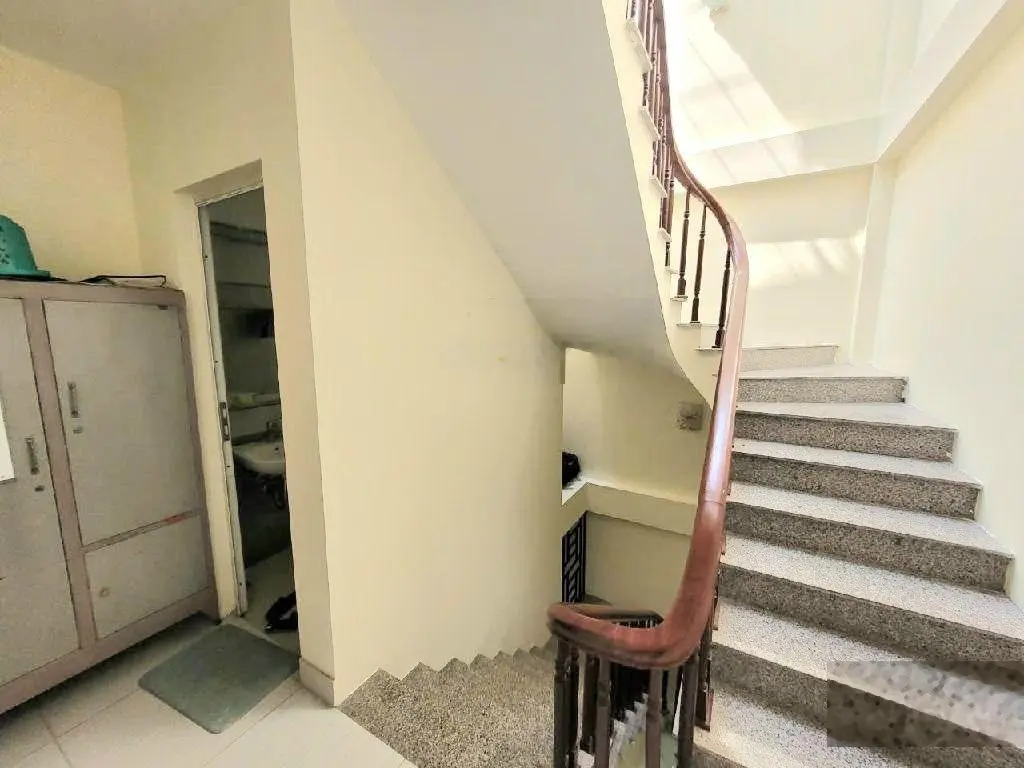 Bán gấp siêu phẩm duy nhất tại đường văn phú, 7,2 tỷ vnd, 40 m2, 5 pn, 5 wc oto cách nhà 50m.