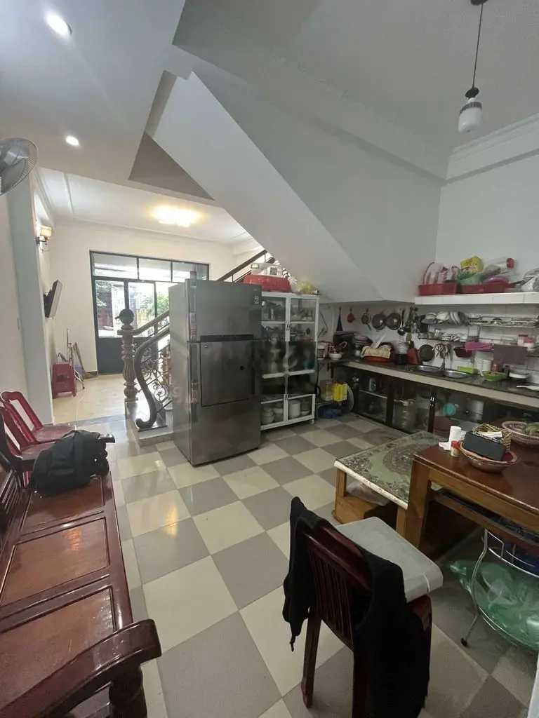 Sụp hầm nhà Tô Hiến Thành, 2 tầng, xách vali vào ở