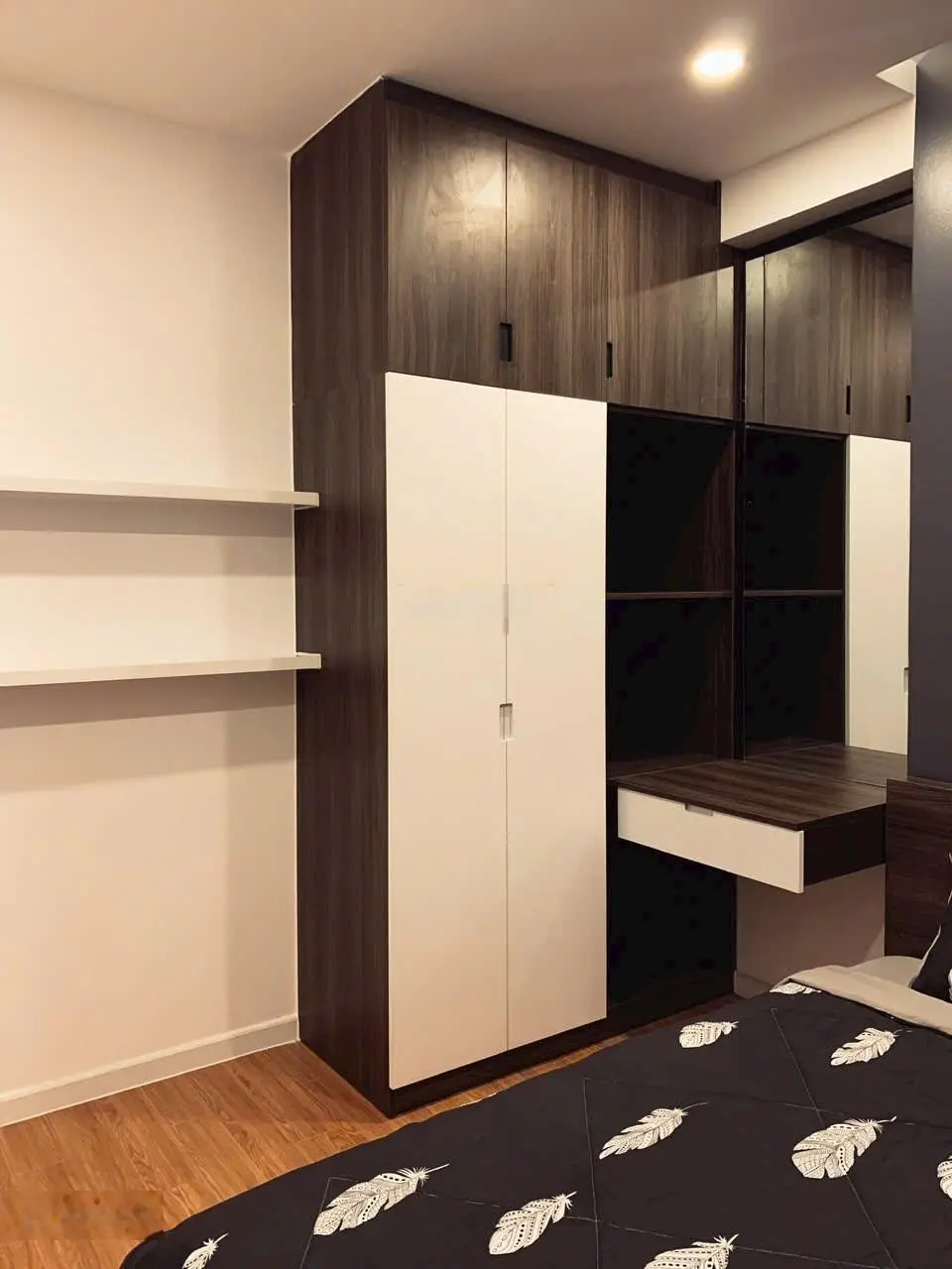 Bán gấp căn hộ M- One Nam Sài Gòn giá chỉ 4 Tỷ cho căn 3pn ( rộng 91m2 ) , kèm toàn bộ nội thất .