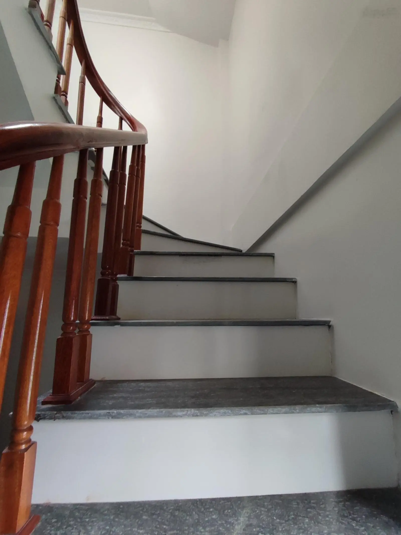 Siêu phẩm nhà giá rẻ chỉ 1,85 tỷ nhà 3 tầng x 32m2 ngay gần trường ĐHTDTT - Cầu Mai Lĩnh 2km