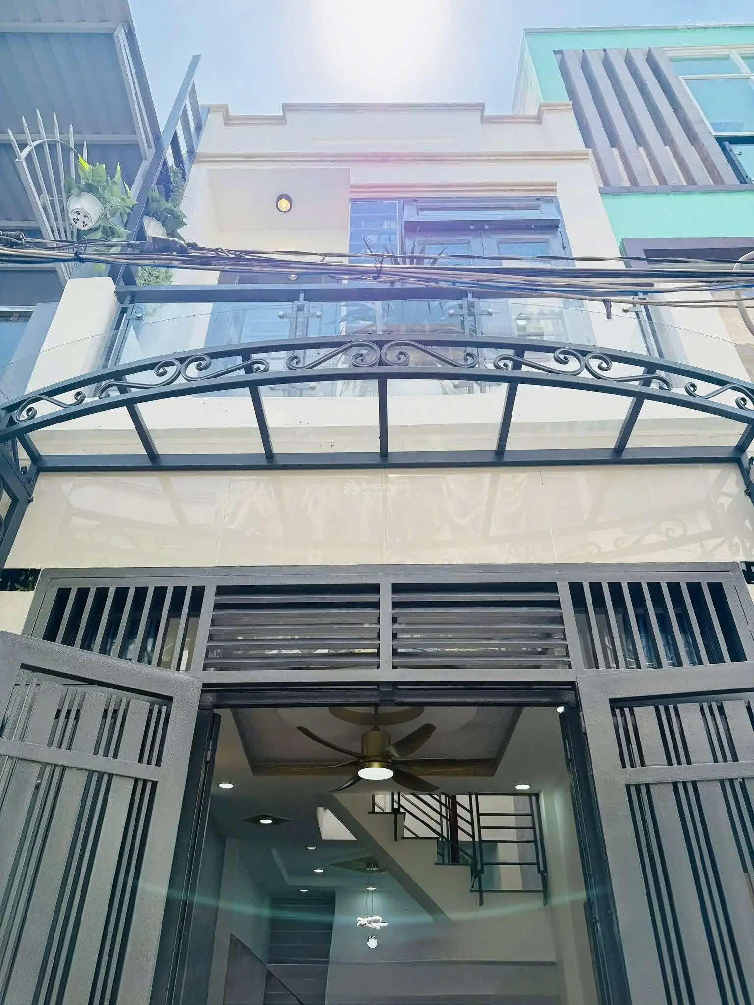 MỘT EM MINI HOUSE FULL OPTION Sát Bên Nhà Ga T3 Và Siêu Thị Emart