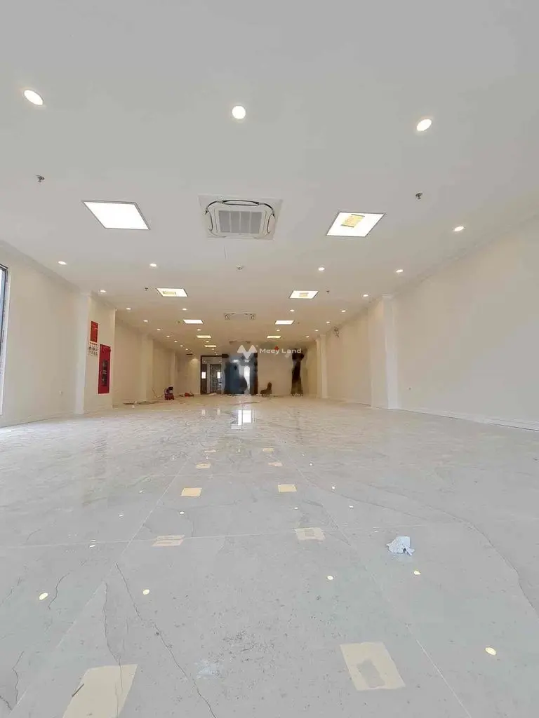 Bán Toà nhà Văn Phòng phố Hoàng Văn Thái vị trí vip doanh thu 4tỷ/ nam