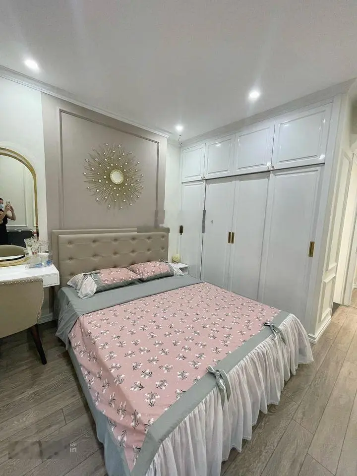 Chính chủ bán căn hộ tại Bohemia Lê Văn Thiêm 135m2 căn góc 3Pn , tầng trung giá tốt LH: 0987 362 ***