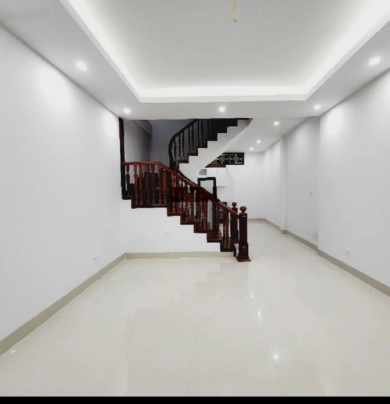 SIÊU PHẨM NHÀ XUÂN THỦY - 54M - 4T - MT4,2 - NHÀ MỚI ĐẸP LUNG LINH - 90M RA PHỐ - GIÁ CHÀO 9,4 TỶ