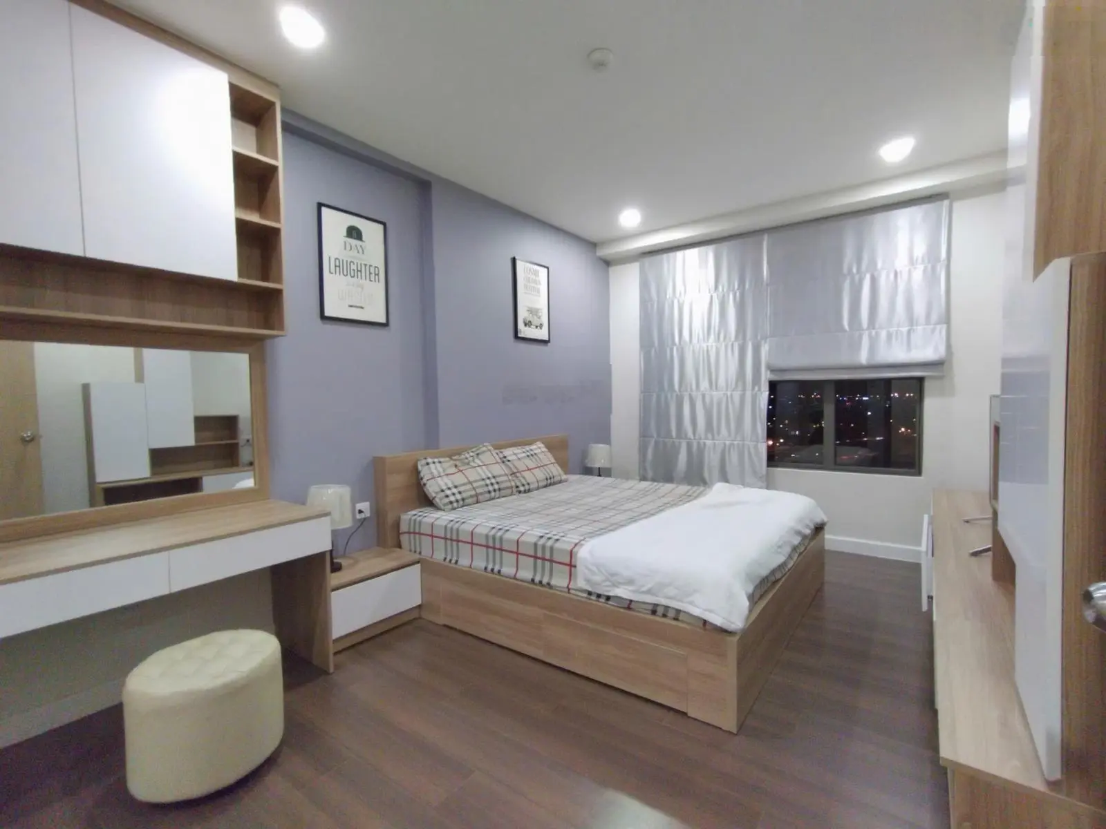 Bán căn hộ 2PN The Sun Avenue giá 4,4 tỷ đầy đủ nội thất -LH: 0901 364 ***