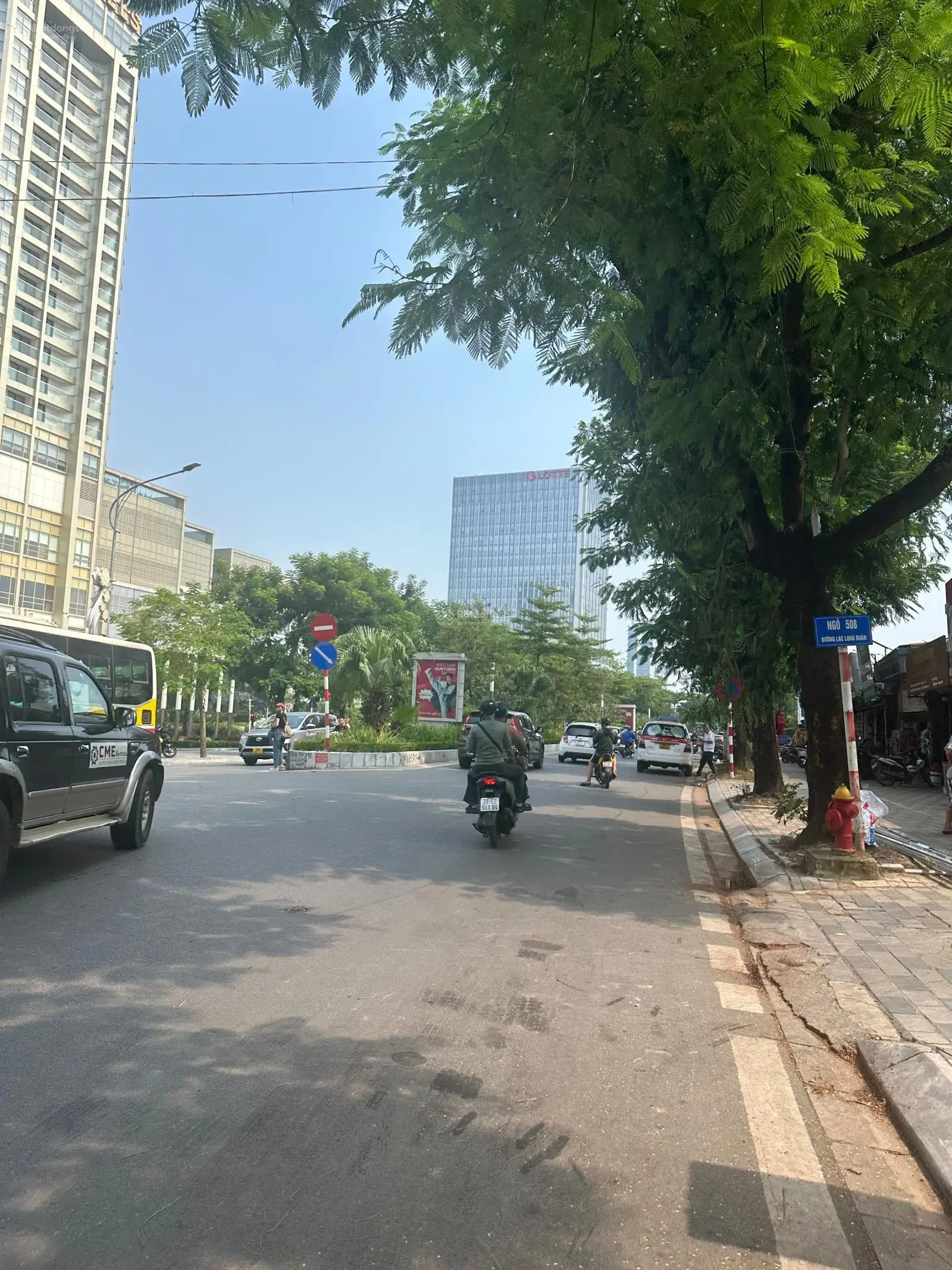 Bán nhà C4 DT 108m-MT 5.4m - ôtô qua nhà - gần Hồ Tây đường Lạc Long Quân Quận Tây Hồ. Giá 3tỷ