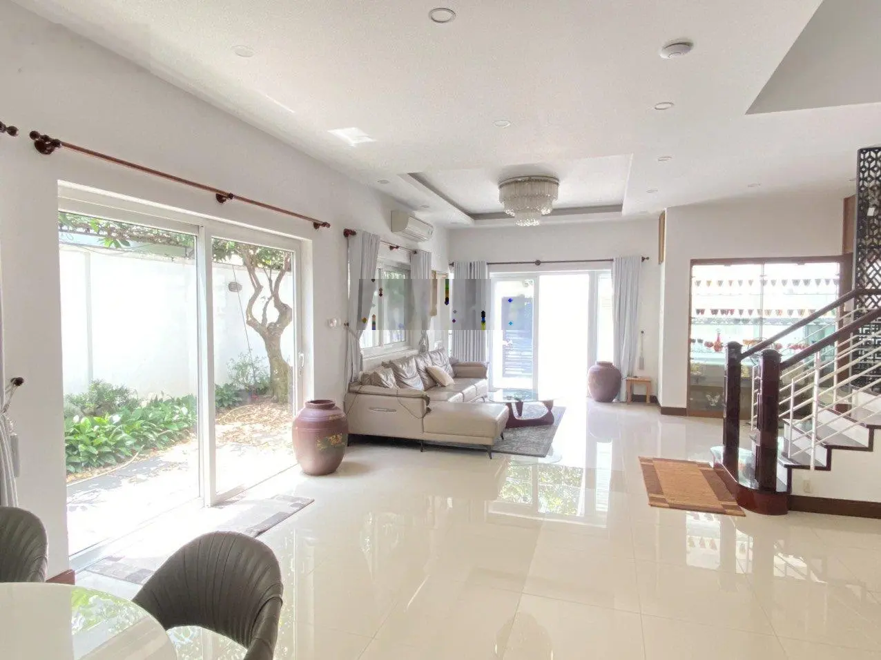 Bán biệt thự Khu Compound đường Trần Não Q 2. Dt: 9x23m T2L full NT. Giá: 42.5 tỷ. Lh: 0903398078