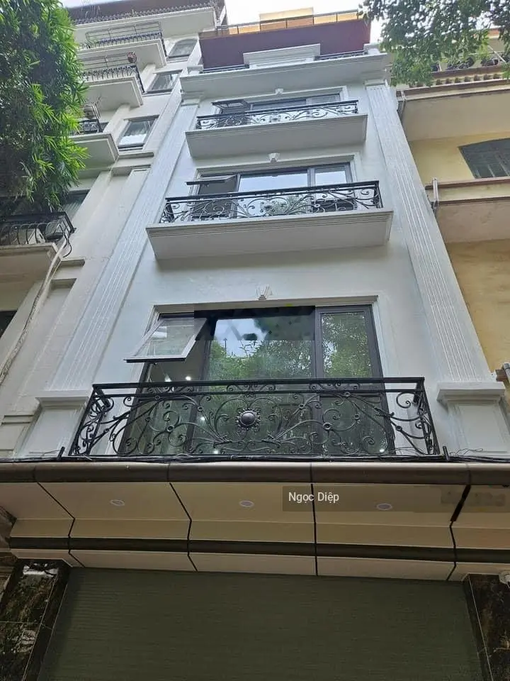 Siêu phẩm phân lô Hoàng Quốc Việt 10m ra phố ngõ rộng ô tô đỗ DT 65m2 5T 16.2tỷ 0945 453 ***