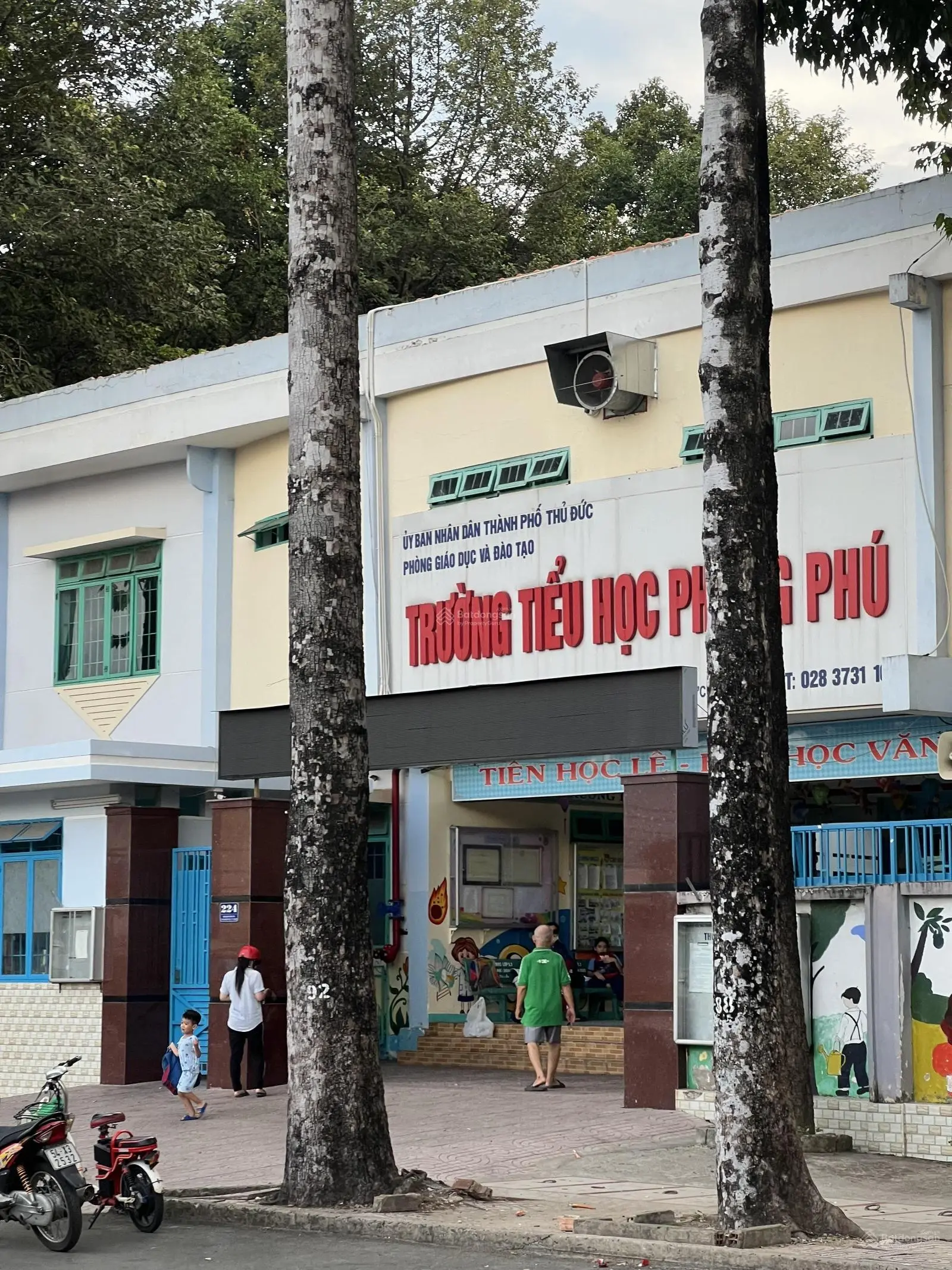 Nhà bán mặt tiền đường Đình Phong Phú Q9 - đối diện trường học - khu mua bán sầm uất !