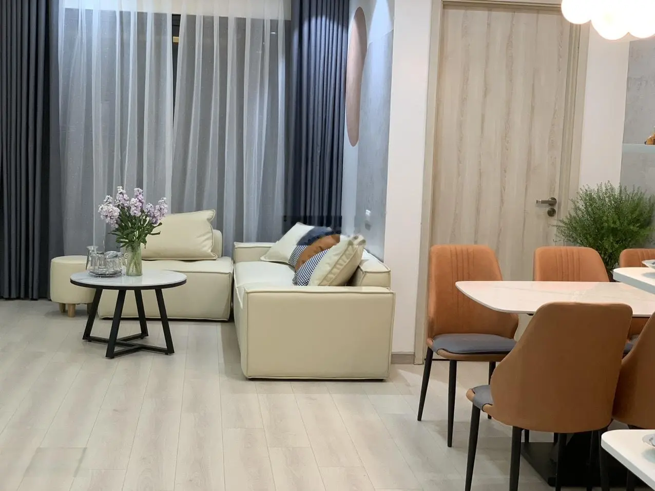 Tôi cần bán gấp căn 3 ngủ 91m2 The Garden Hills, Giá 5,2 tỷ, sẵn sổ full nội thất. LH 0989 526 ***