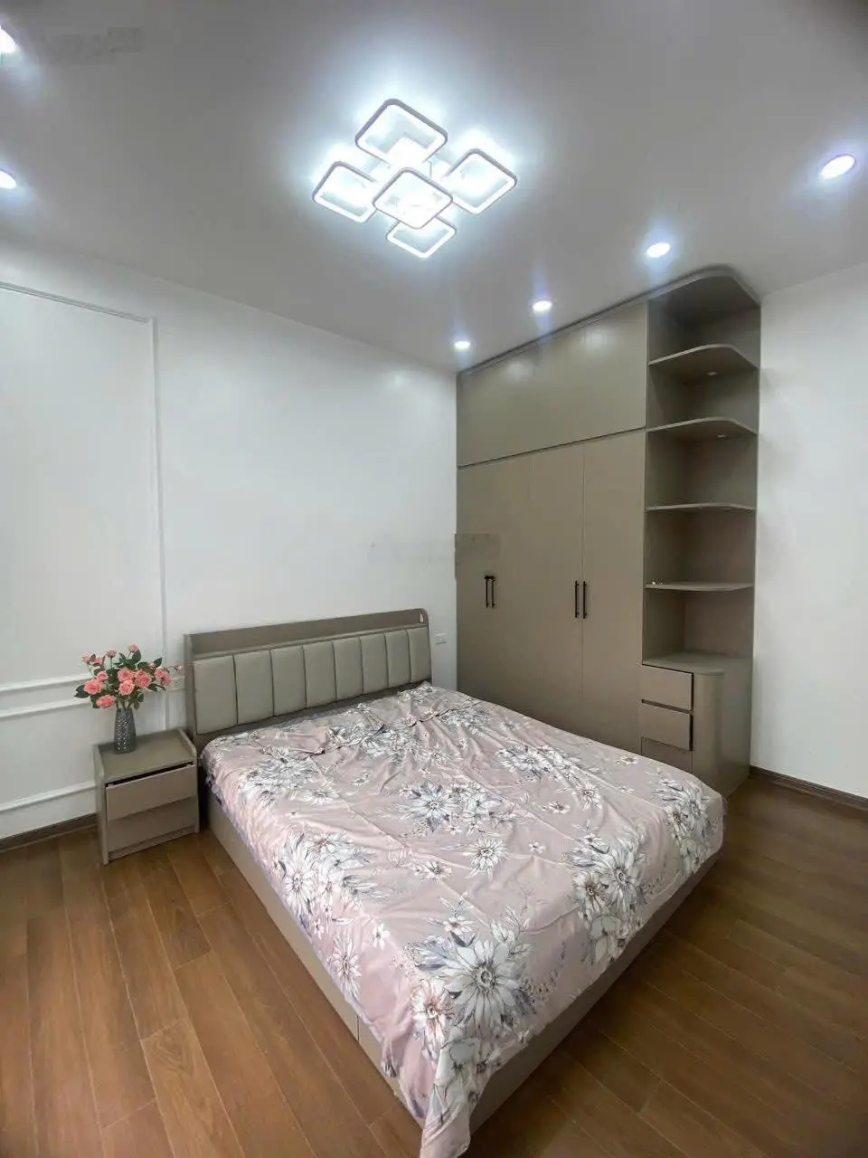 Siêu phẩm Quang Trung, Hà Đông Dt 45m2 x 5T, mt 4.1m thang máy, ô tô vào nhà, full nội thất