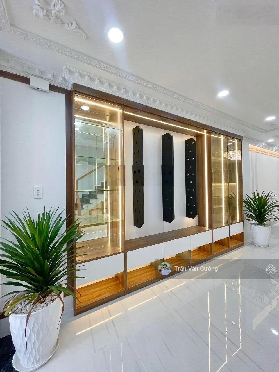 Nhà siêu đẹp ở ngay 4,5 tầng, sân trước rộng rãi, tặng full nội thất, Thủ Đức, nhỉnh 10 tỷ