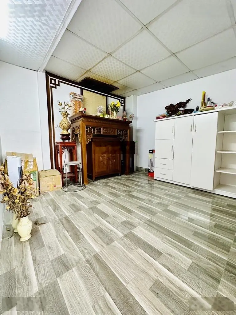 Siêu phẩm nhà dân xây 3 tầng, ngõ ô tô, kinh doanh, thửa đất vuông, mặt tiền rộng, chủ hợp tác bán