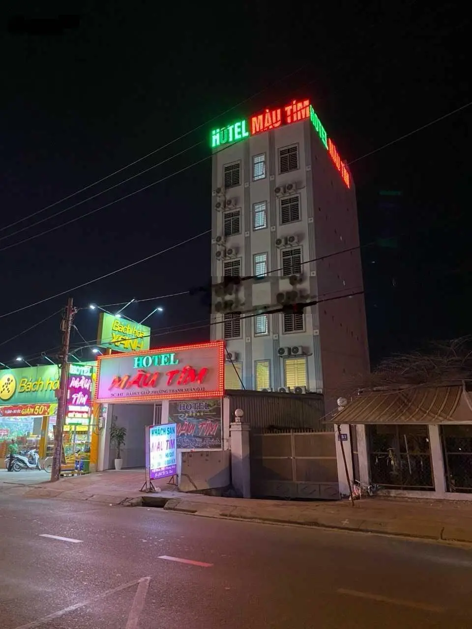 Khách sạn 6 tầng lung linh, 161m2 mặt tiền Hà Huy Giáp, 32 phòng, có sân đậu ô tô