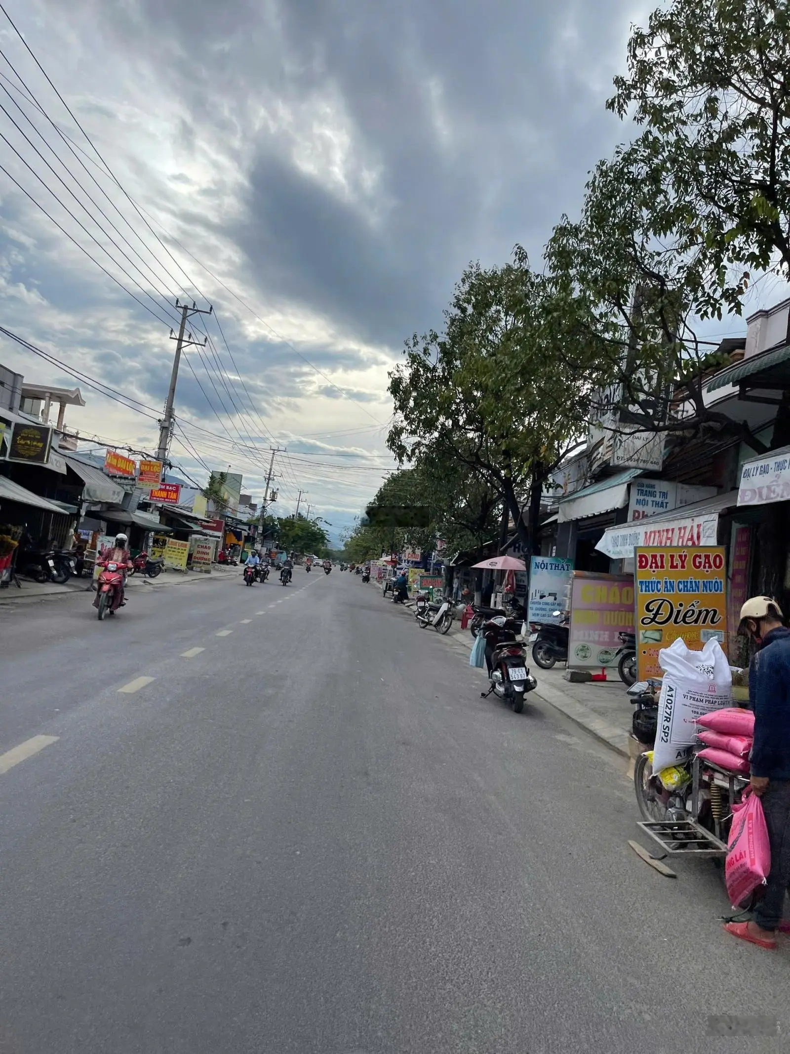 Duy nhất 1 lô 2 mặt tiền, cách chợ Mĩ Ca 200m, đường ô tô, có thổ, giá rẻ nhất khu vực