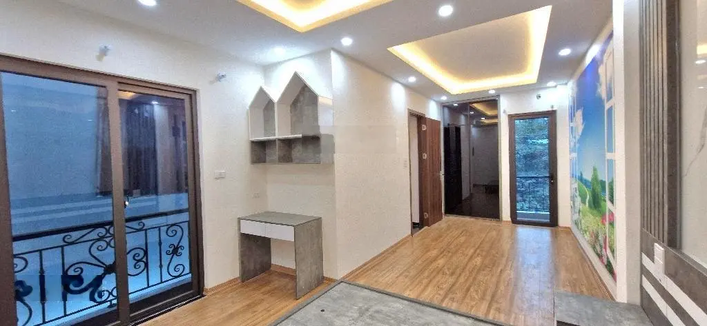 C.ự.c h.i.ế.m 43m2 , nhà mới 5 tầng full nội thất , chỉ việc xách vali về ở , hơn 6 tỷ