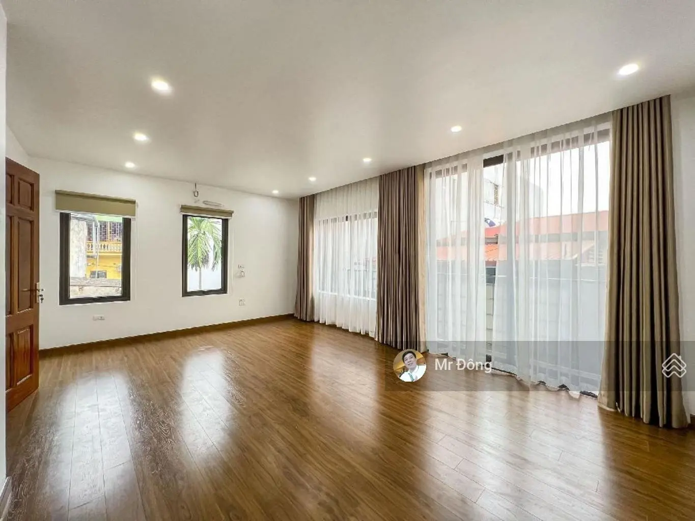 Bán nhà quận Tây Hồ 60m2, 5 Tầng, Mt 7m, giá 11,9 tỷ.