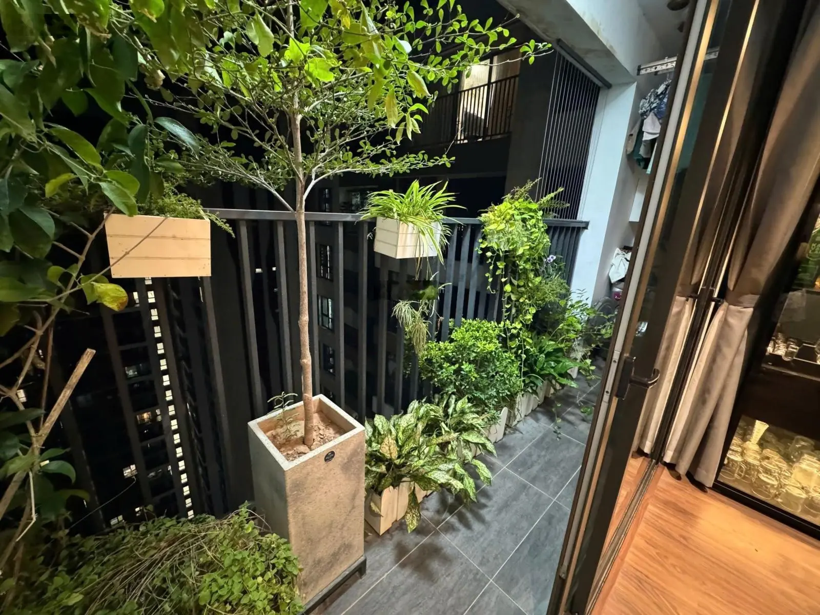 (độc quyền) bán căn penthouse - watermark 395 lạc long quân - view hồ tây - 310m2. lh: 0968 201 ***