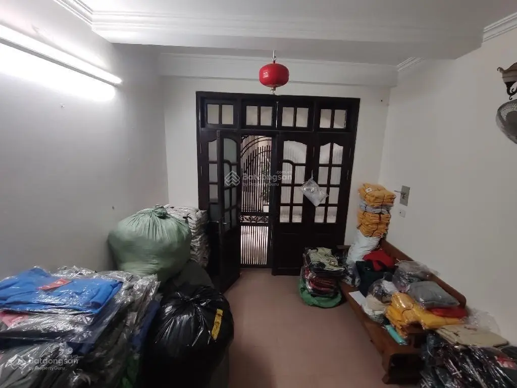 Bán nhà Chùa Láng, Đống Đa - mặt ngõ - kinh doanh - dòng tiền ổn định - DT 32m2 4 tầng giá 8.4 tỷ