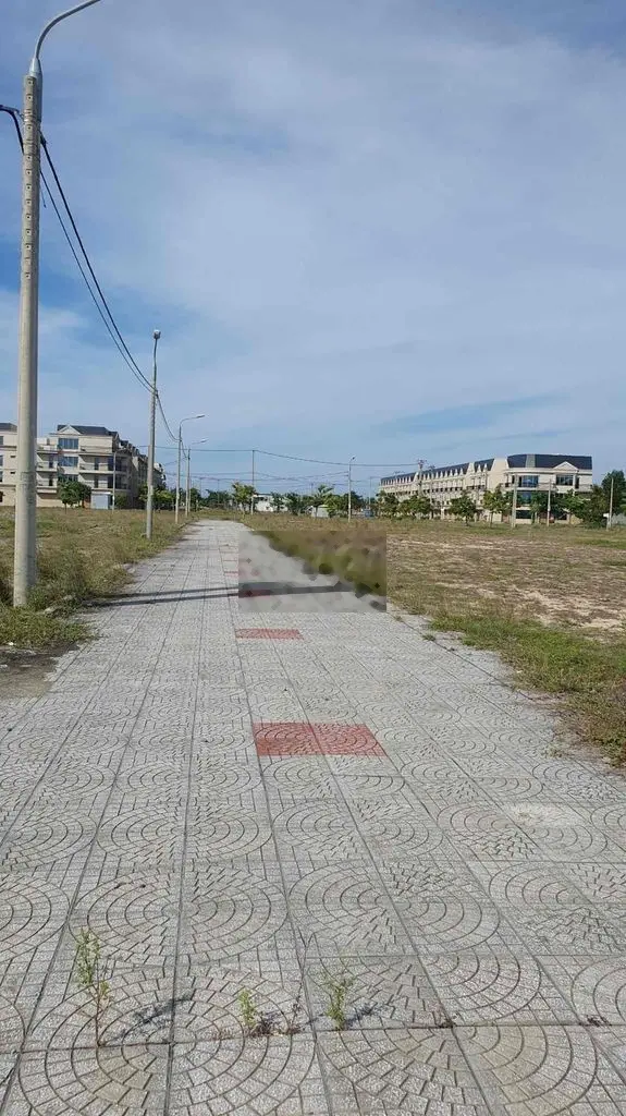 Chủ nợ ngân hàng cần bán sụp hầm lô 100m2 rẻ hơn thị trường 30%