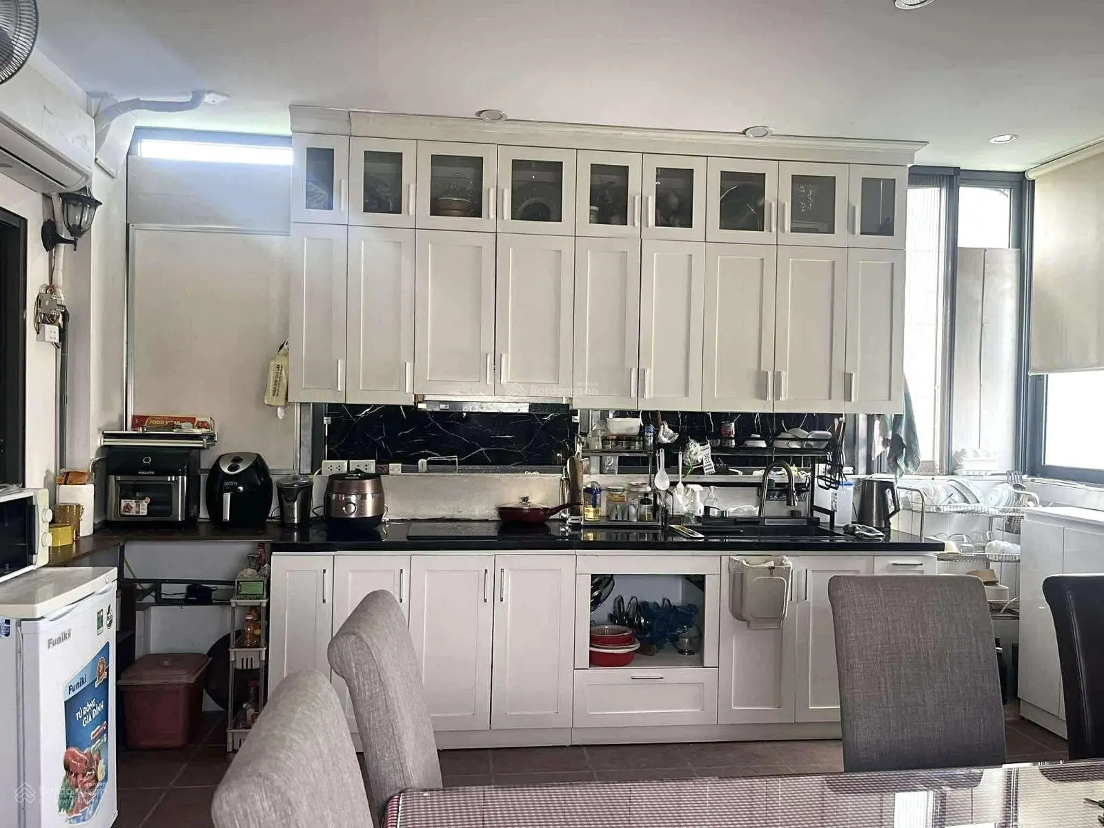 Bán Gấp nhà Trường Lâm-Việt Hưng.Dân xây 5 tầng.thang máy.DT 51,1m. MT 4,7m.oto 7 chỗ đỗ cửa. 9tỷ98