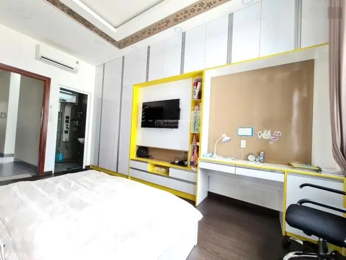 Hiếm! Nhà cần bán giá chỉ 3,95 TỶ - ngay MTĐ Nguyễn Xiển, Trường Thạnh, Thủ Đức, sổ riêng, đông dân