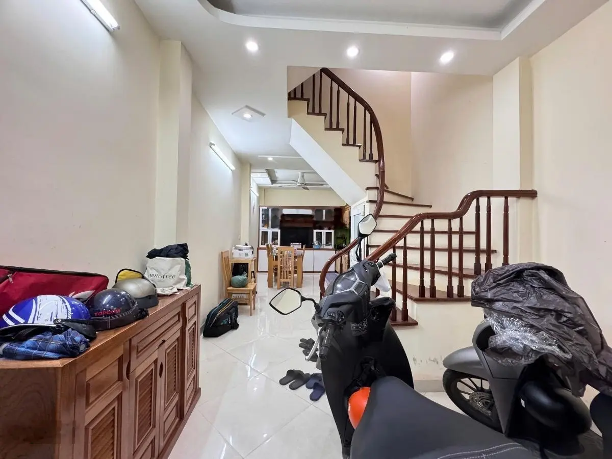Pháo đài láng-ô tô đỗ cửa-ngõ thông kinh doanh-dt 45m-nhỉnh 10 tỷ-10m ra mp-nhà đẹp full nội thất