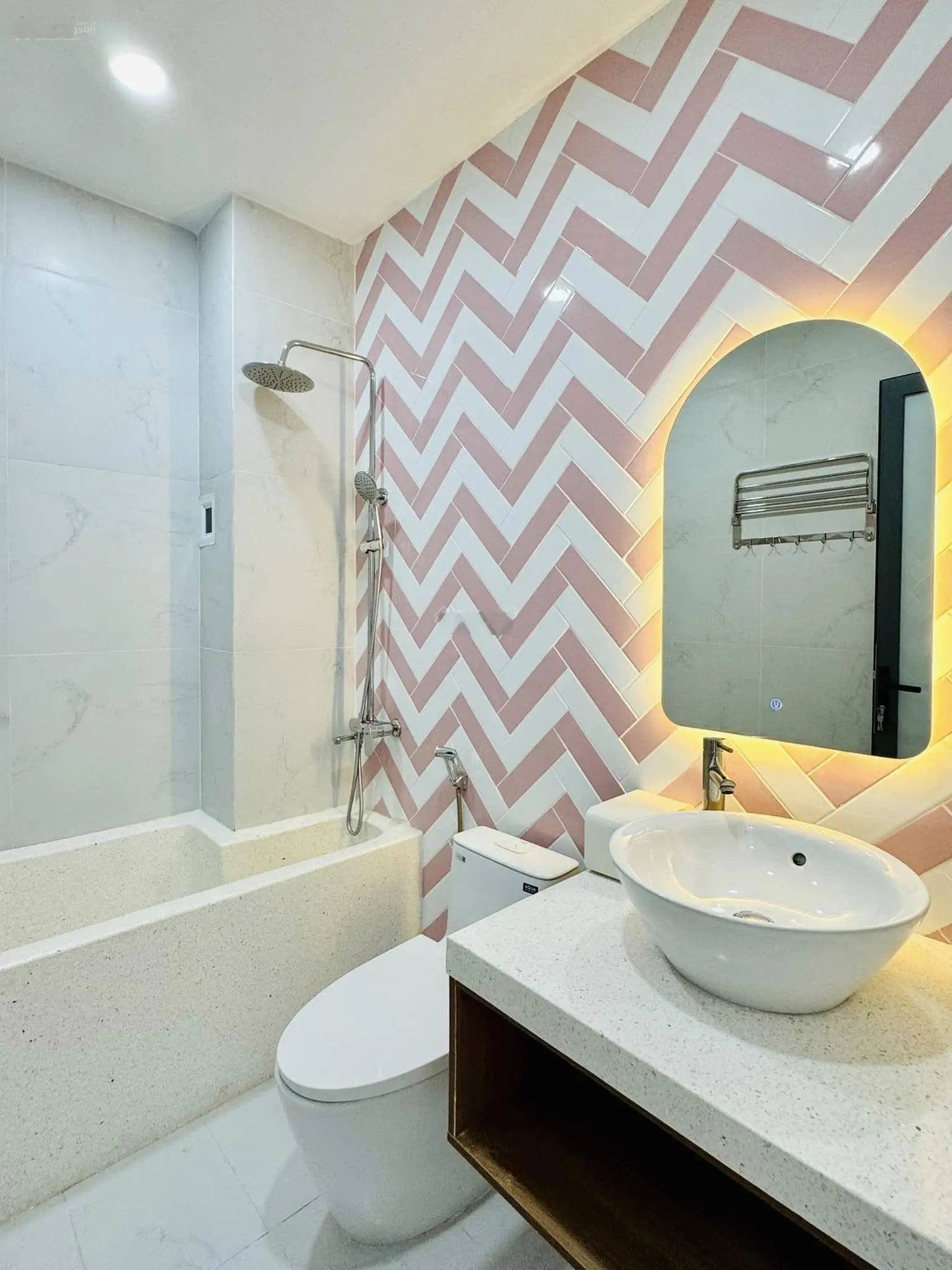 HẠ GIÁ BÁN NHANH NGUYÊN HỒNG,GÒ VẤP,3TY5 ,5X16,1T3L , 4PN, 5WC , HẺM TO 6M , THUÊ LÀM SHOP HOA 15TR