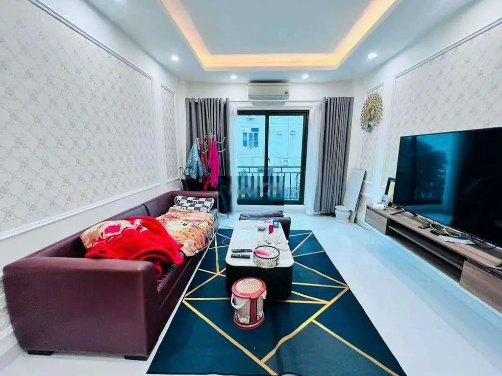 Nhà dân xây ở phú diễn DT 31m2x5T gần hồ sen, gần trường học
