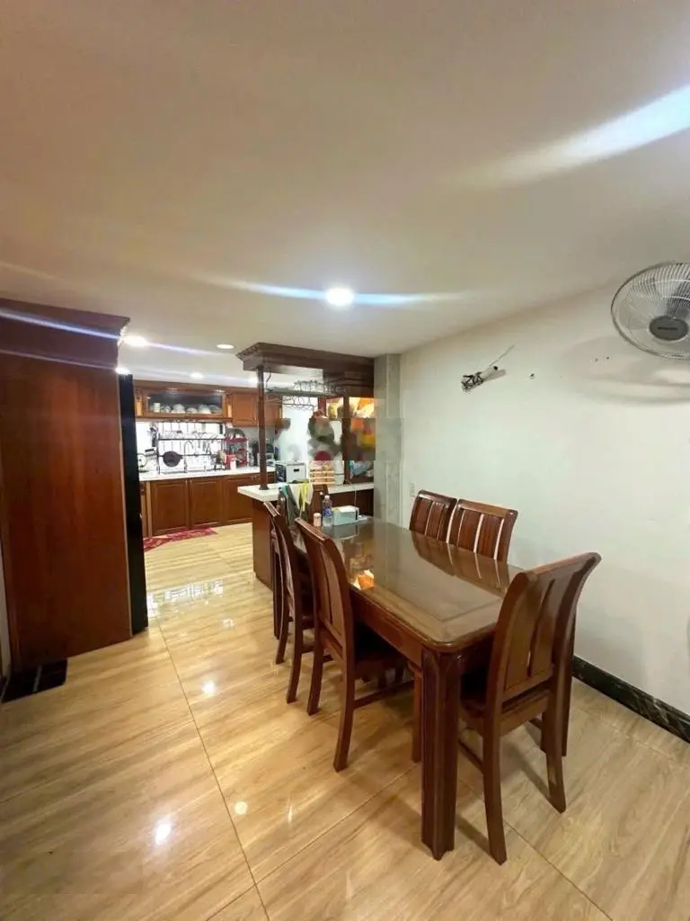Biệt thự sang trọng kế bên aeon mail tân phú giá chỉ 12.5 tỷ, dt 7.5x14m2, 3 tầng.