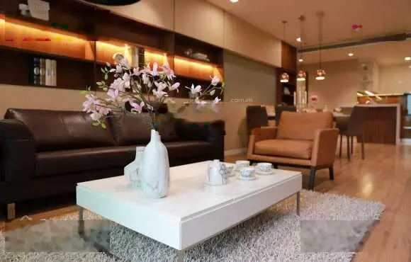 Hàng nóng 2 ngủ Discovery Complex, 302 Cầu Giấy. Giá 5,5 tỷ DT 101m2 và 2 VS LH 0978 965 ***