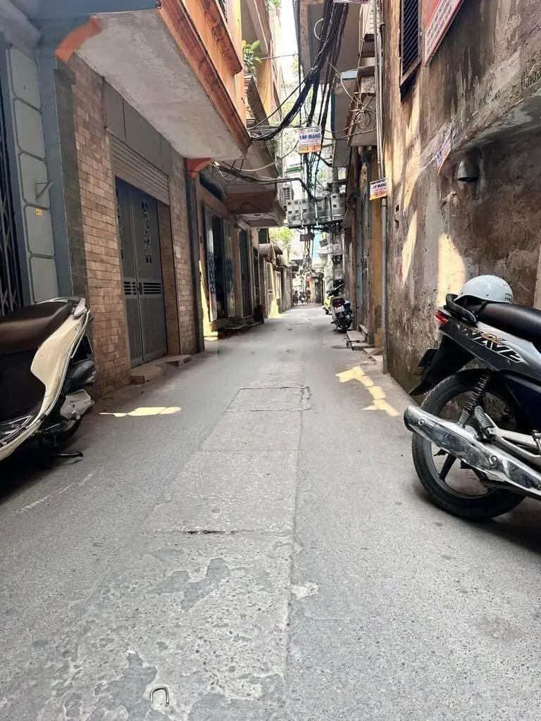 Nhà Q Hai Bà Trưng - sát Hoàn Kiếm - cách phố 50m - nhà lô góc thoáng mát - ngách thông