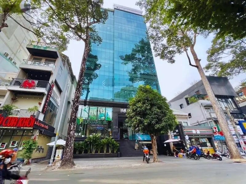 Bán lô đất VIP, vị trí kim cương mặt tiền Lý Tự Trọng, Quận 1, giá 135 tỷ, phù hợp xây building