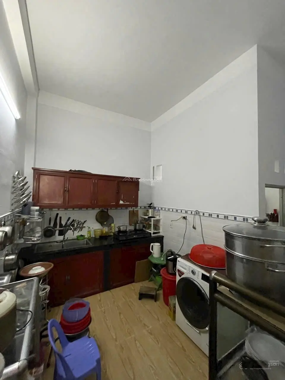 Nhà trệt lầu gần Vincom Tp. Dĩ An. DT: 59m2. Đường 5m. 3 phòng ngủ, DT: 59m2. Giá: 2.990 tỷ TL