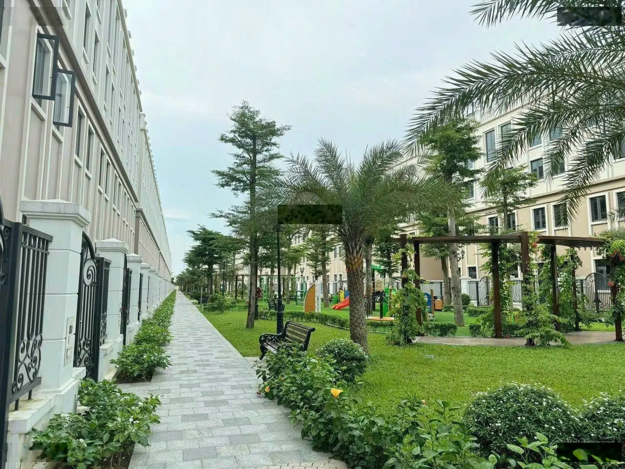 Cần tiền bán gấp căn xẻ khe Thời Đại 90m2, gần tòa văn phòng, công viên bể bơi, chung cư Masteri