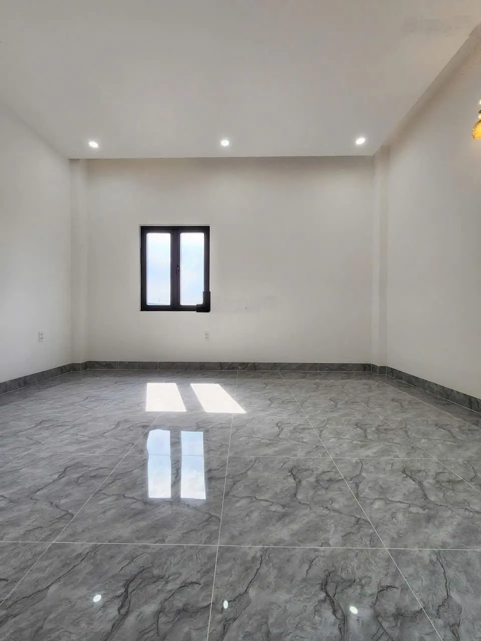 3ty6 nhà mới, DT 4,7x14 (64,5m2) 1 trệt 2 lầu 4PN gần vòng xoay An Phú
